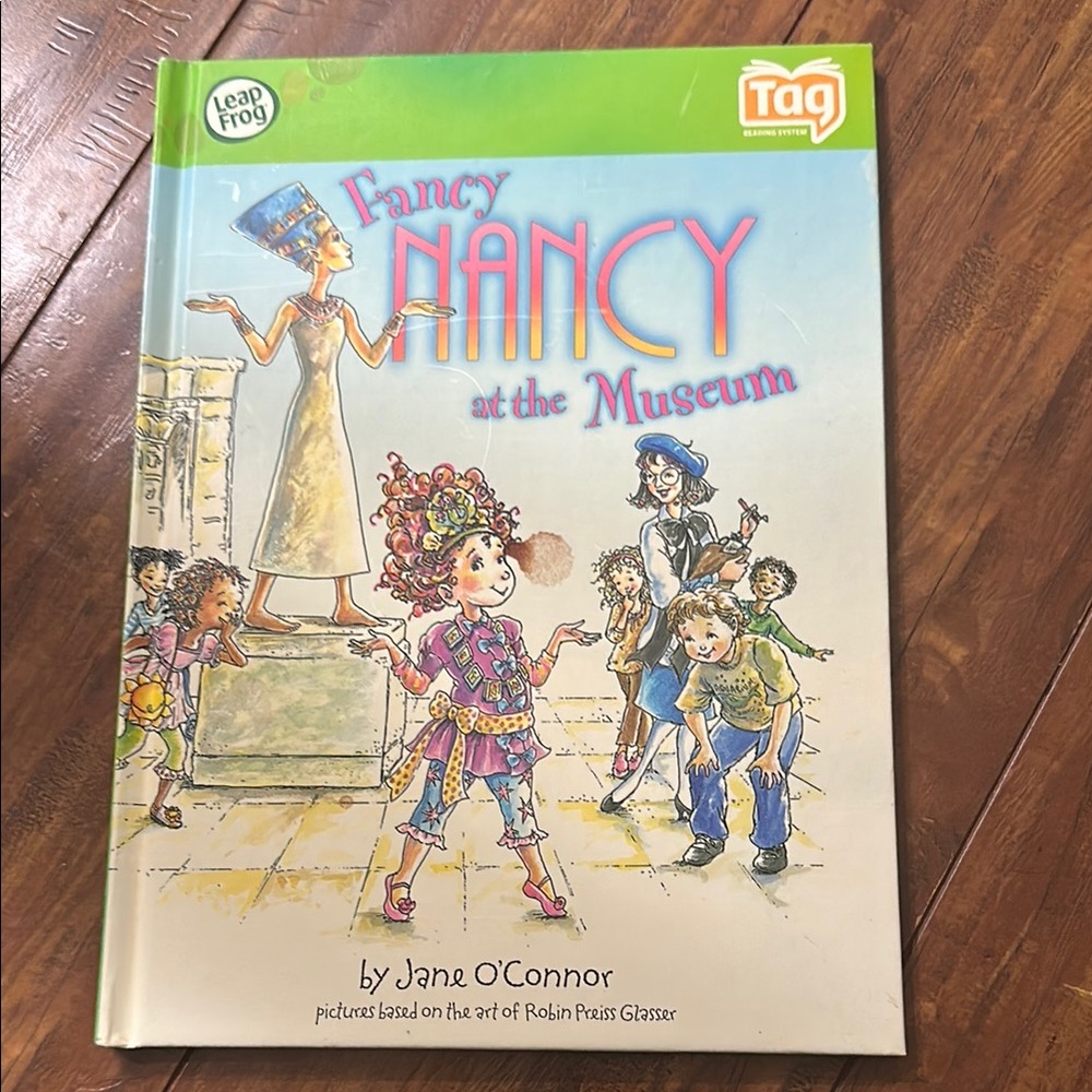 LeapFrog Tag Fancy Nancy at the Museum Interactive Book Art Ages 4-7